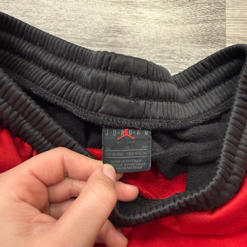Jordan Kids Red Black Colorblock Fleece Lined Joggers Sweatpants XL 13-15Y - Picture 3 of 12